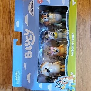 Bluey & Family Wedding Time  Frisky & Uncle Rad & Bluey & Bingo  Figures